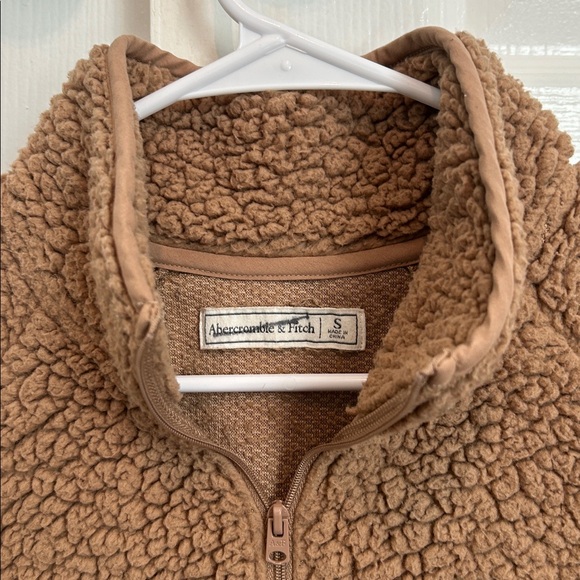 Abercrombie & Fitch light brown Sherpa Pullover half zip size small - Picture 4 of 5